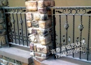 鐵藝陽臺(tái)護(hù)欄價(jià)格